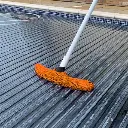 Flexibele-microvezel-zwembadborstel-voor-rolluik-reiniging.webp